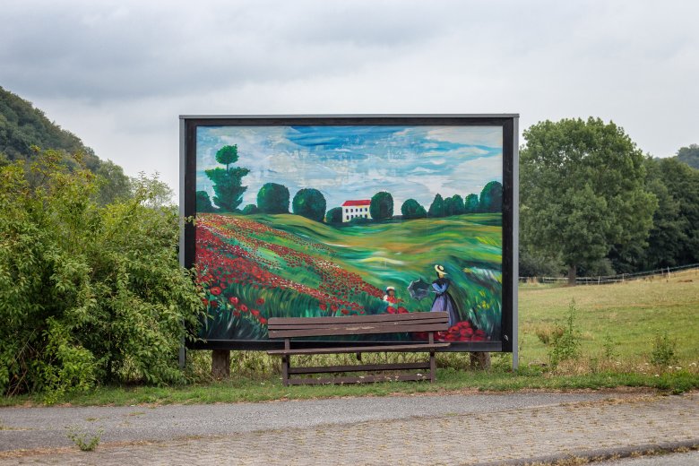 großes Gemälde einer Landschaft in Braunsen