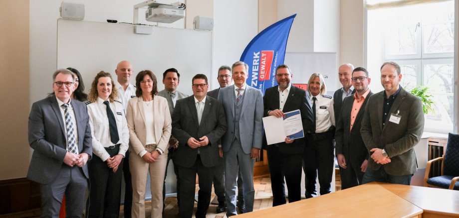 Gewalt-Sehen-Helfen Gewalt-Sehen-Helfen Verleihung der Urkunde