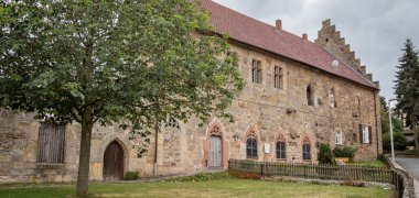 Außenansicht Kloster Volkhardinghausen