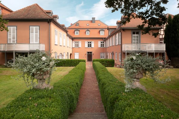 Außenansicht Haus Schreiber mit Blick aus dem Garten