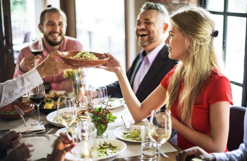 Gemeinsam im Restaurant essen