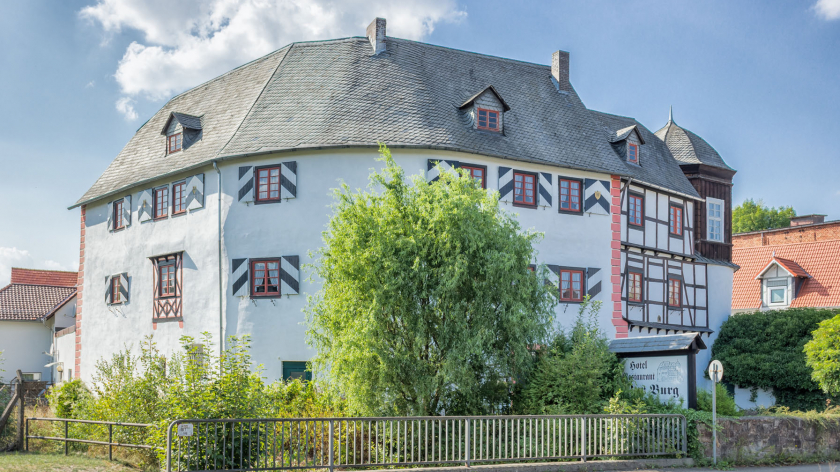 Außenansicht Burg Mengeringhausen