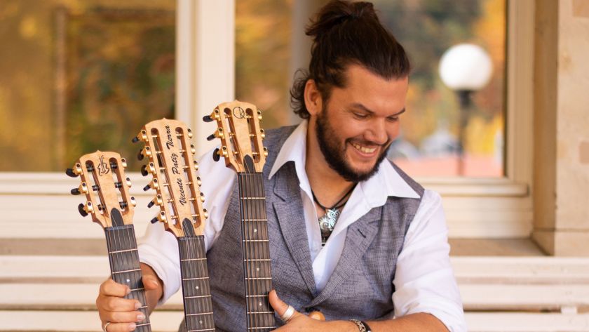 Vicente Patiz: „Travels"