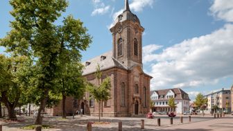 Asphaltsanierung Kirchplatz: Beginn der Baumaßnahmen