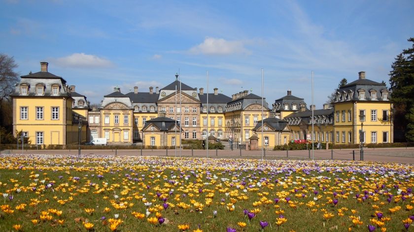 Schloss im Frühling