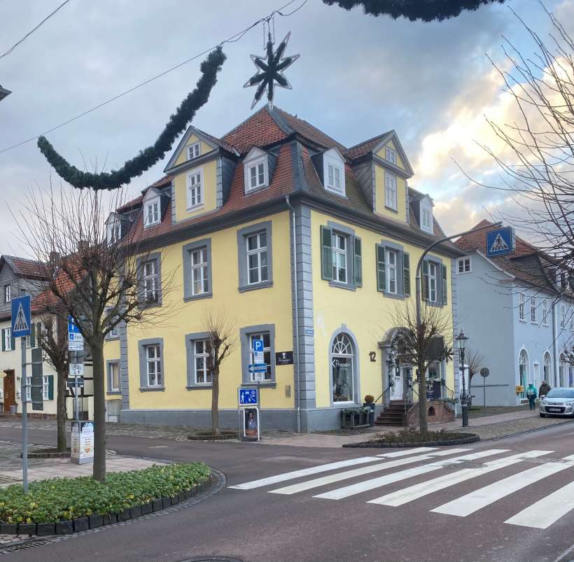 Er sucht sie bad arolsen